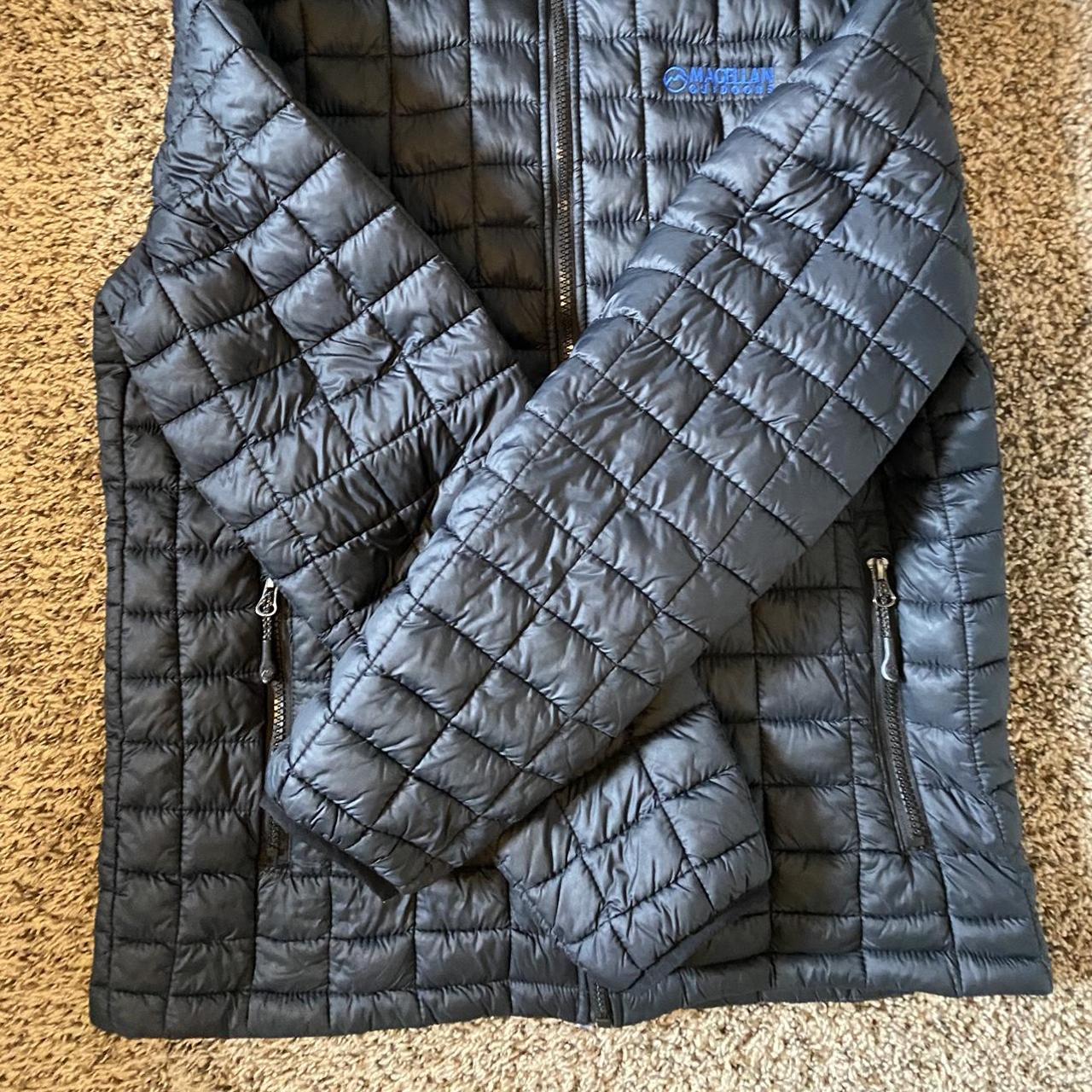 Magellan Outdoors Puffer Jacket Size Medium Very... Depop