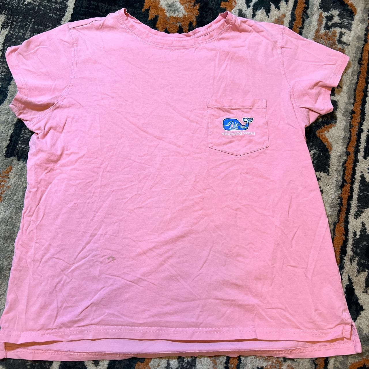 Red/pink boston vineyard vines t shirt size small - Depop