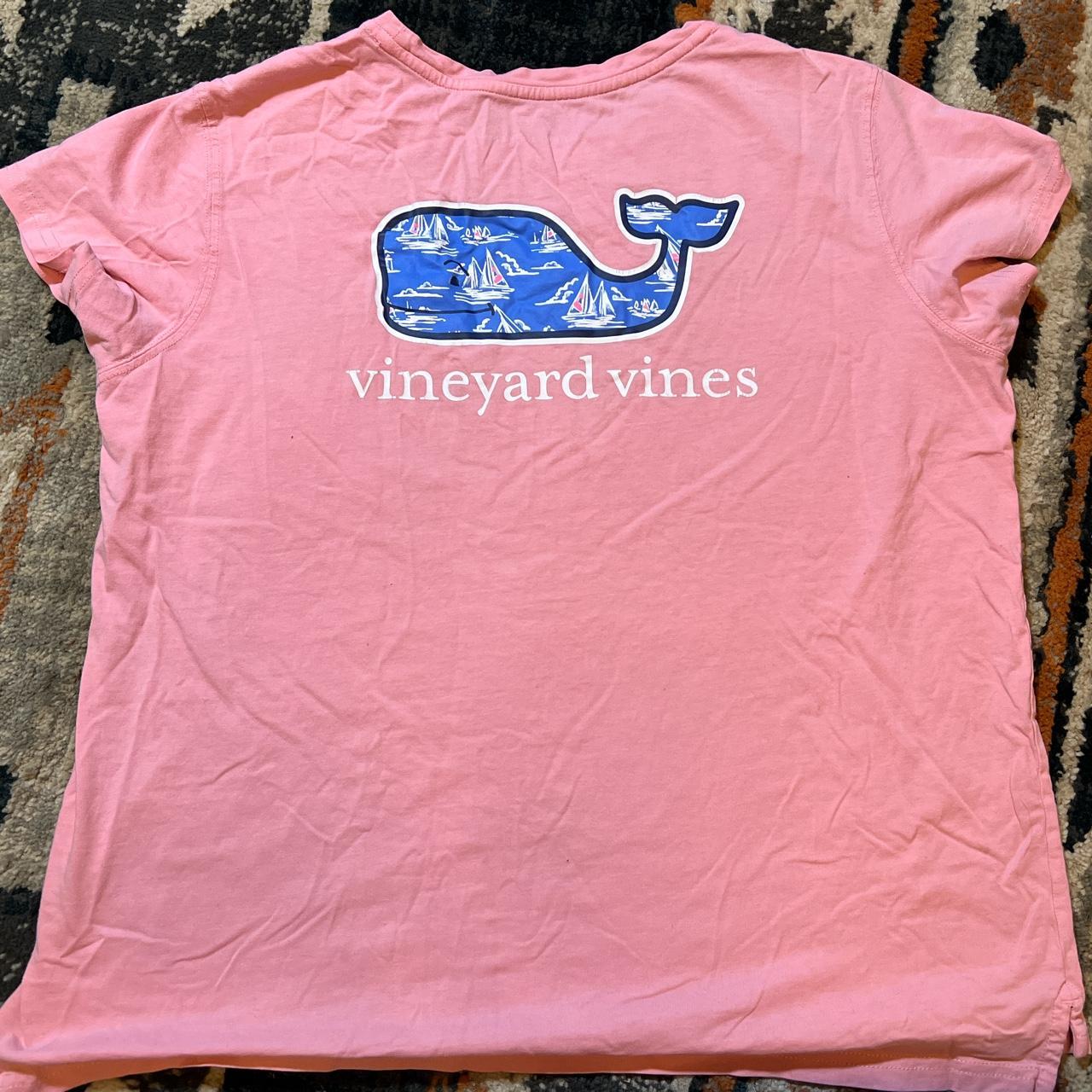 Red/pink boston vineyard vines t shirt size small - Depop