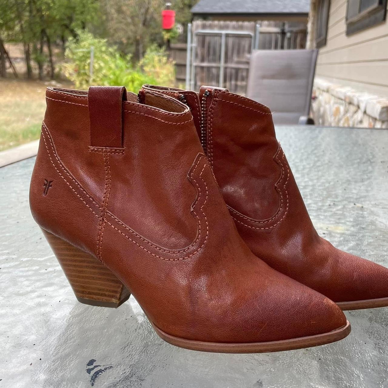 Frye reina hot sale bootie cognac