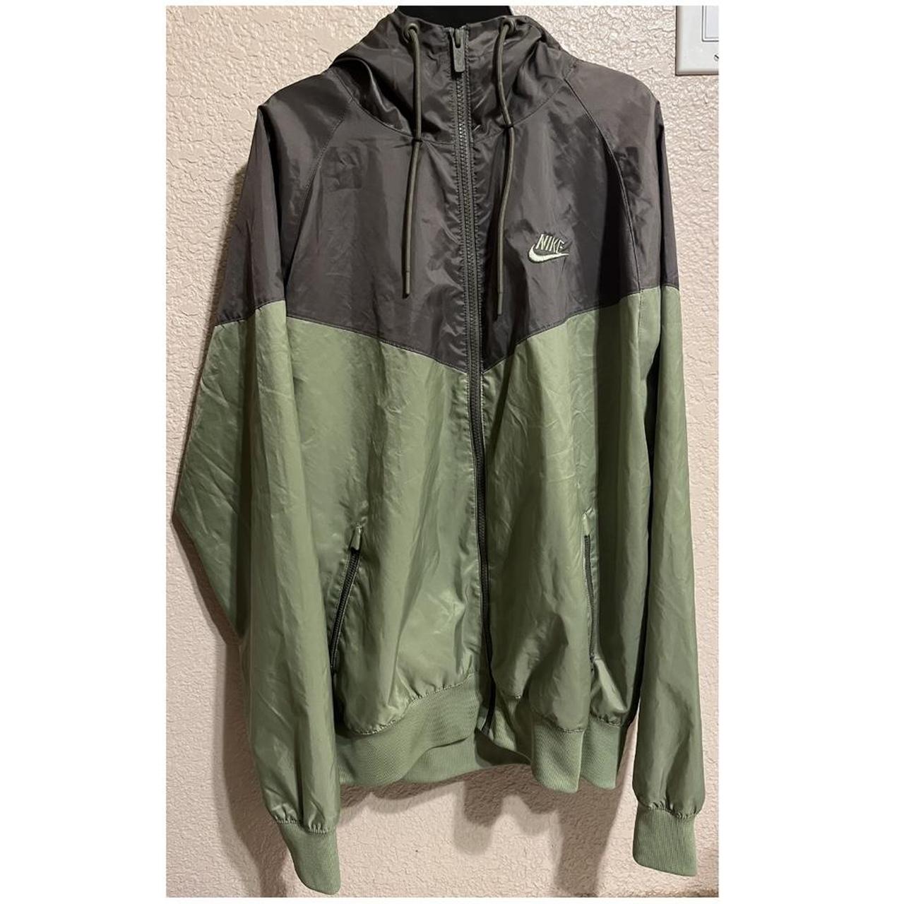 dark green nike windbreaker