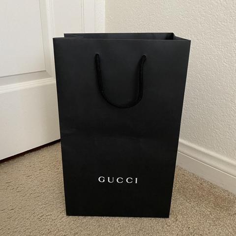 Paper bag discount gucci