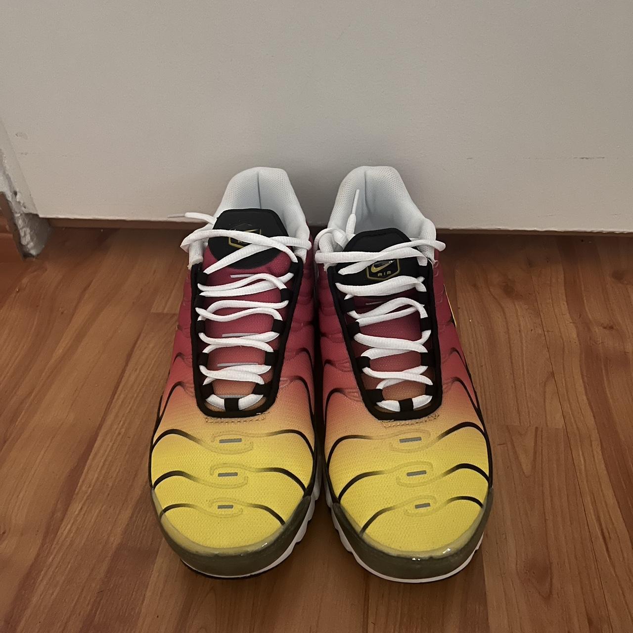 nike air max plus yellow and pink