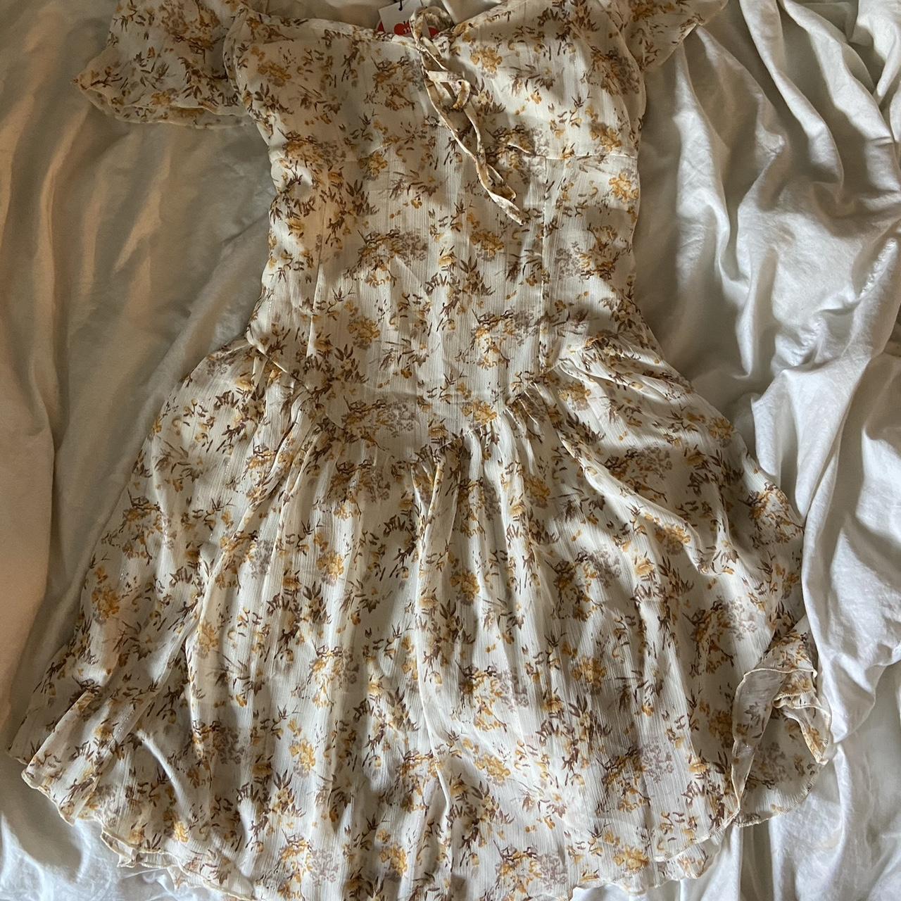 Cider Ditsy Floral Puff Sleeve Mini Dress never... Depop