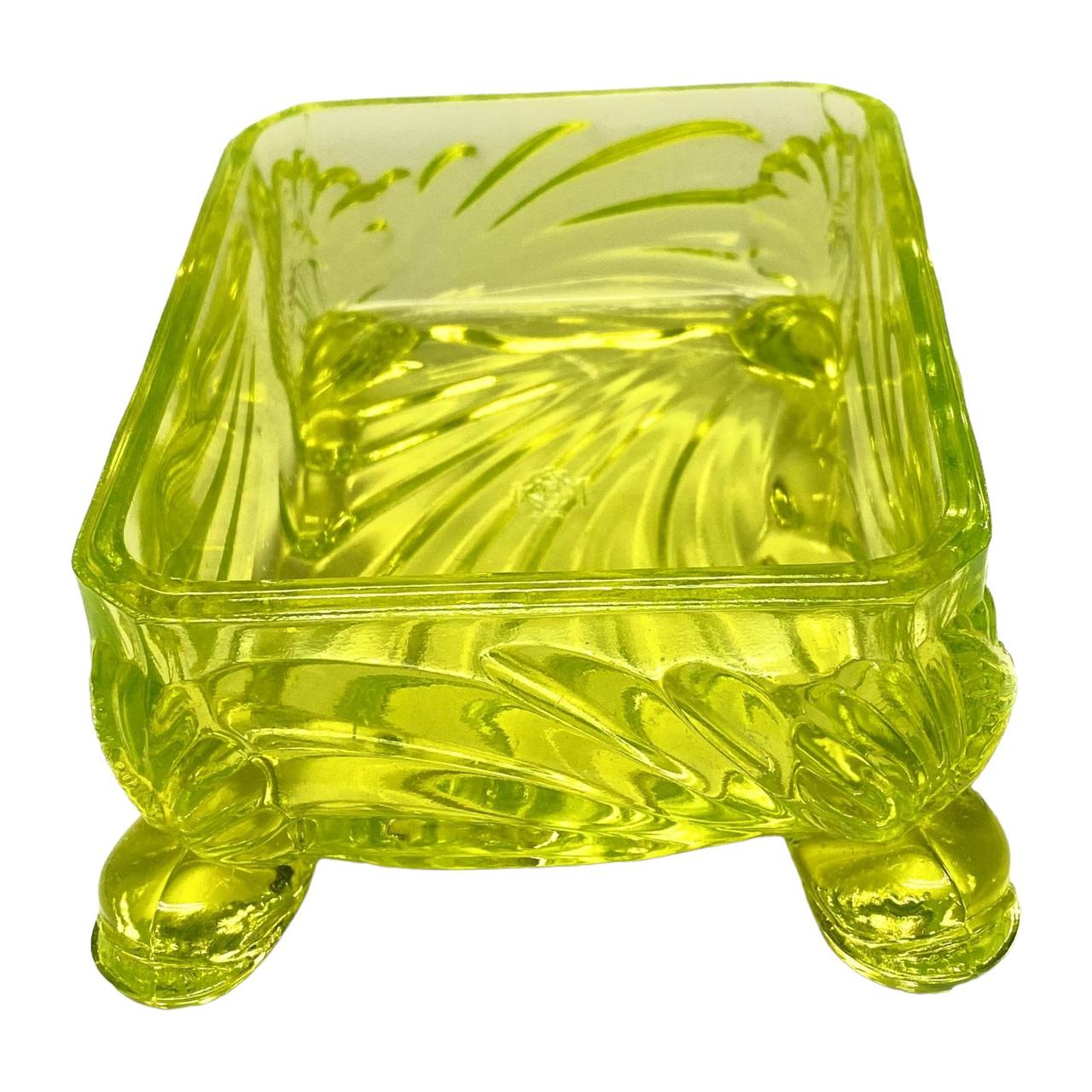 Boyd glass ring high quality holder in vaseline