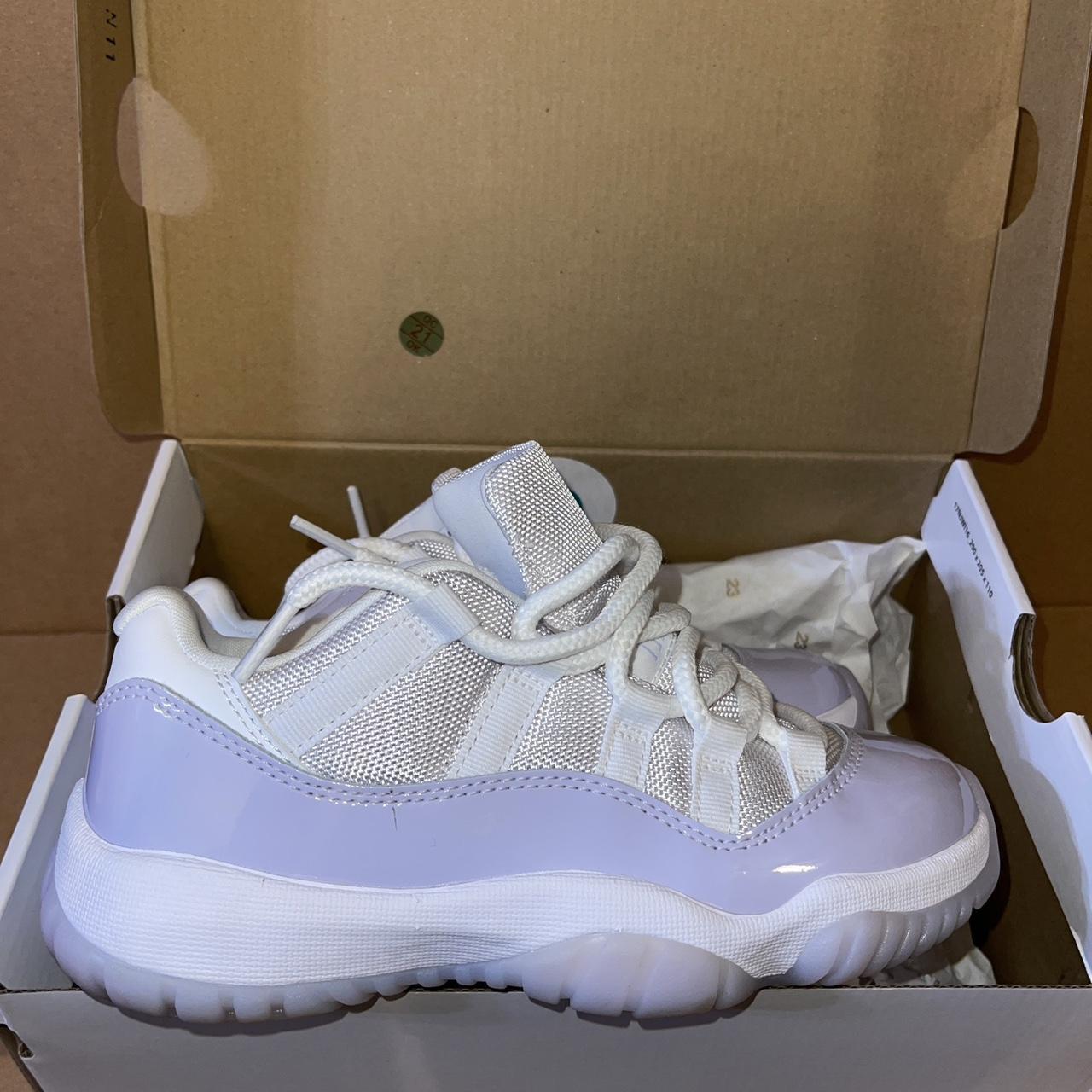 jordan 11 low platinum