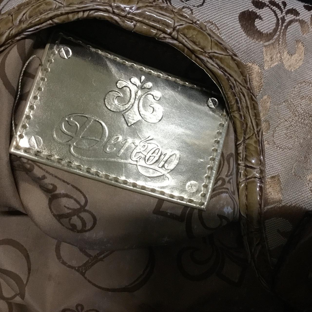 Super cute dereon y2k purse from the 2000s woth... - Depop