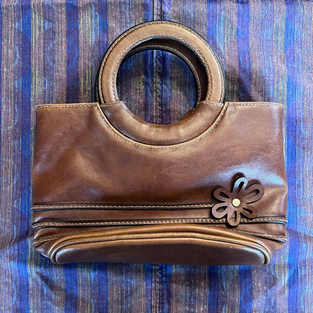 90s brown leather Duck Head brand purse with flower. Depop