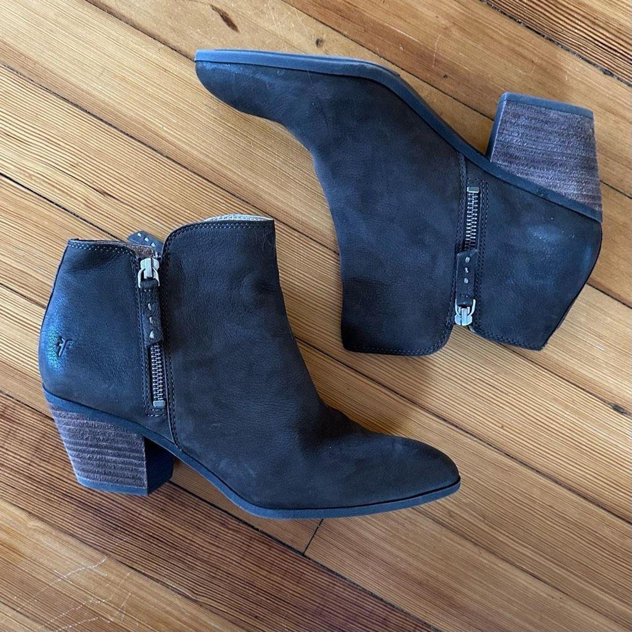 Frye judith zip bootie hotsell