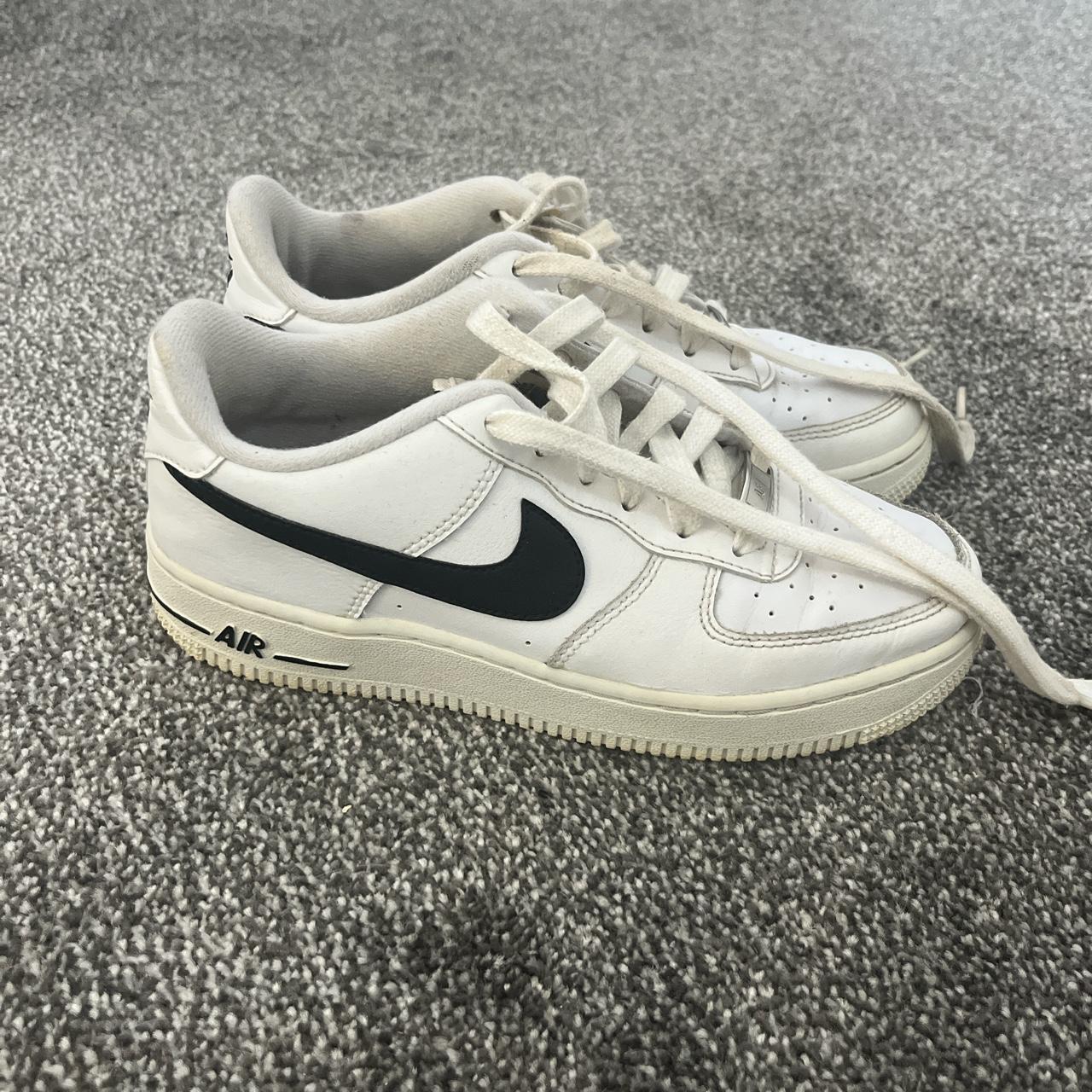 White airforces/slightly worn but still. great condtion - Depop