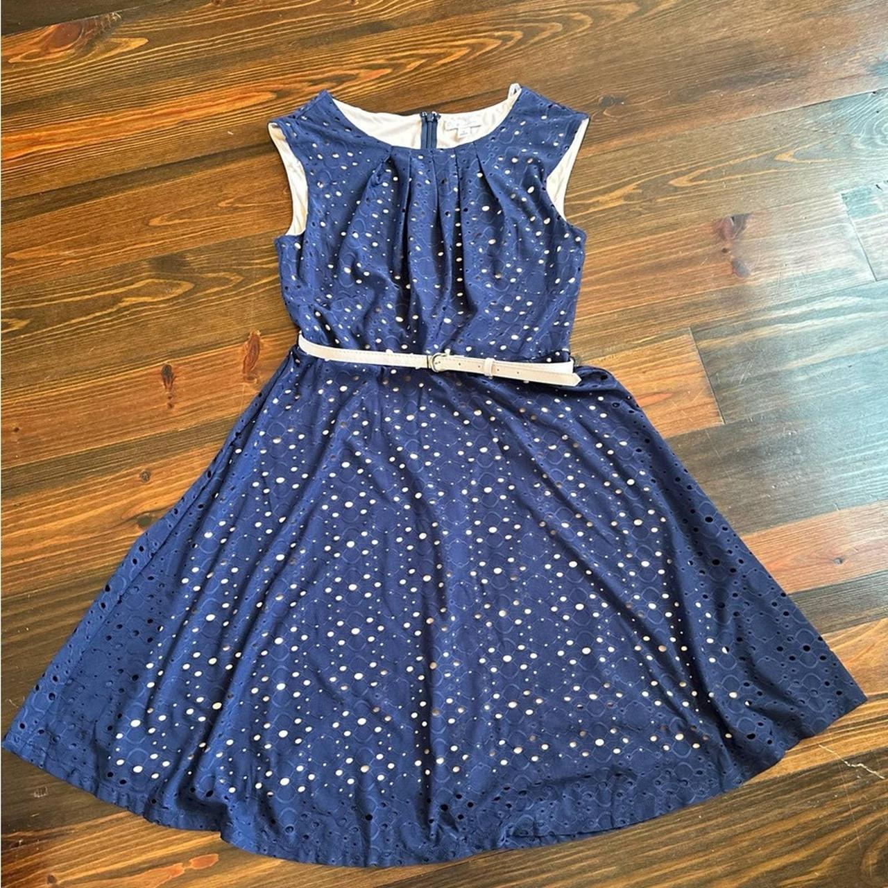 Dress Barn Women s Navy Blue Eyelet Sleeveless Depop