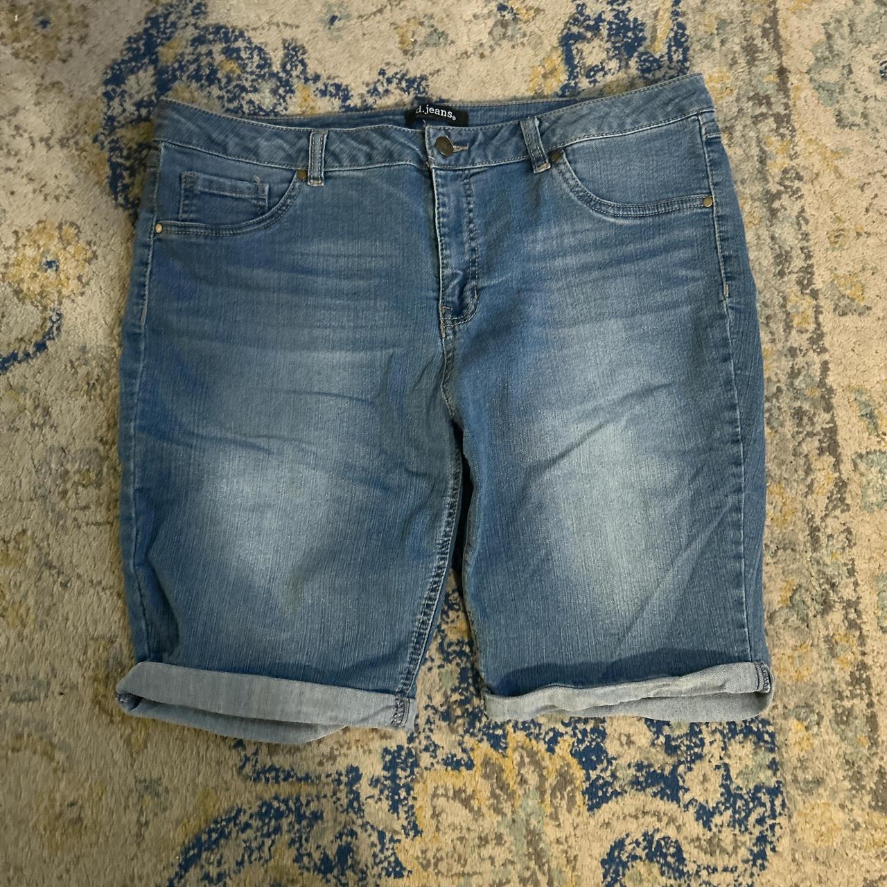 item listed by jadaaawadaaaa