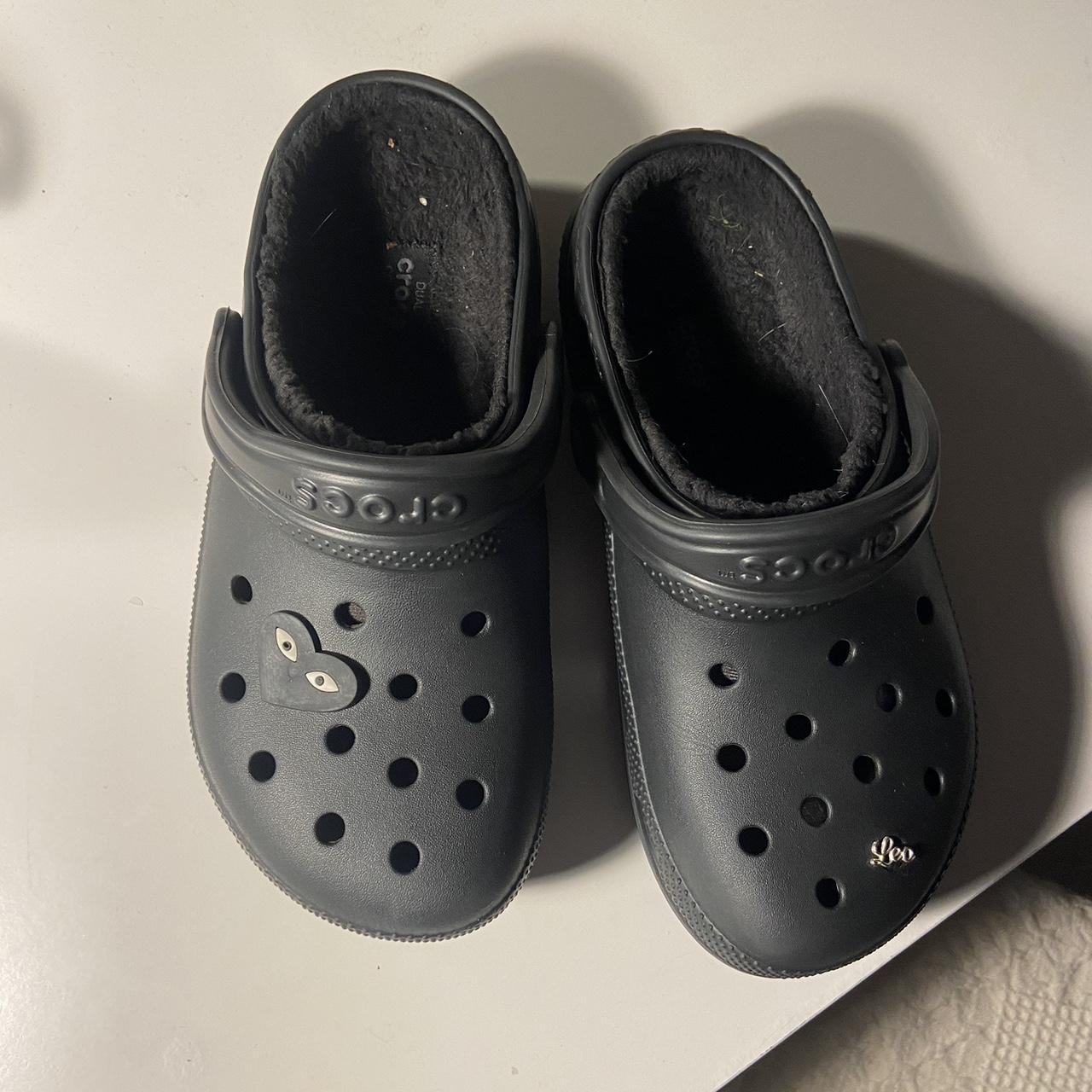 Fuzzy 2024 black crocs