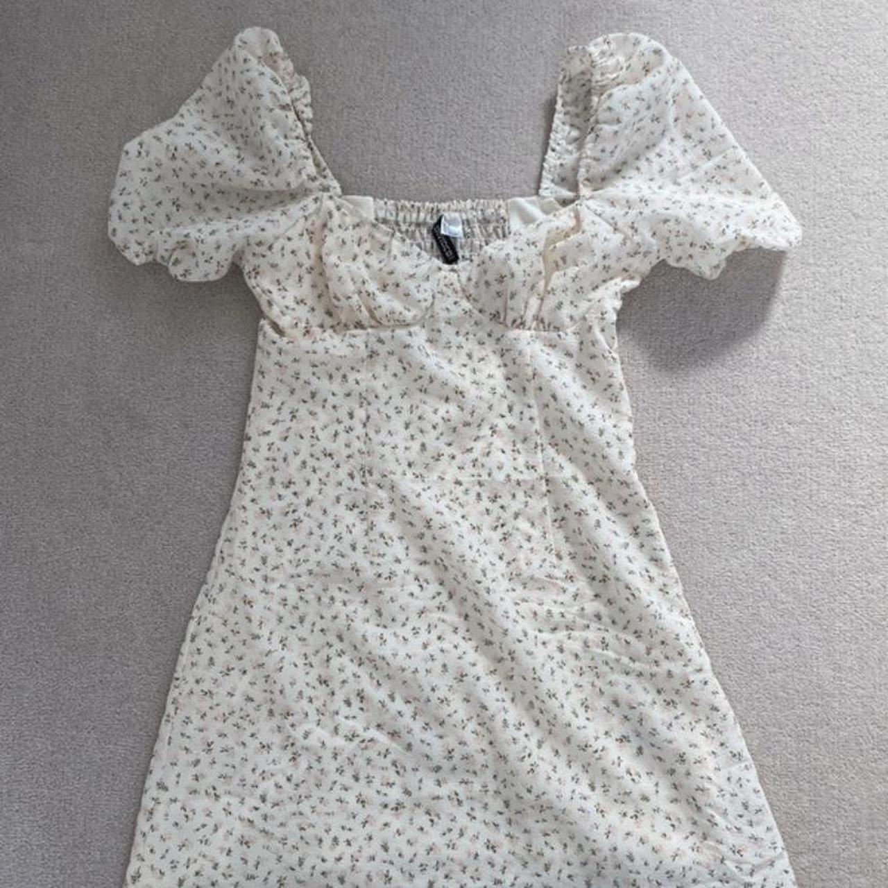 ditsy floral babydoll dress 🌸never worn however... - Depop
