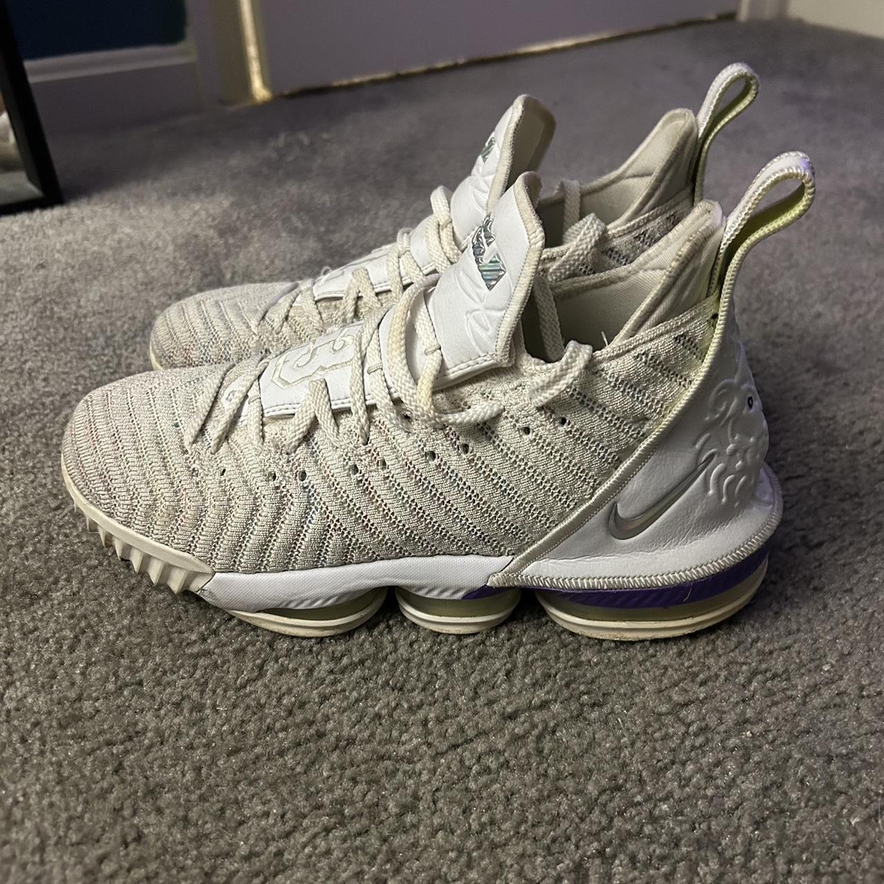 Lebron 16 2024 buzz lightyear nike