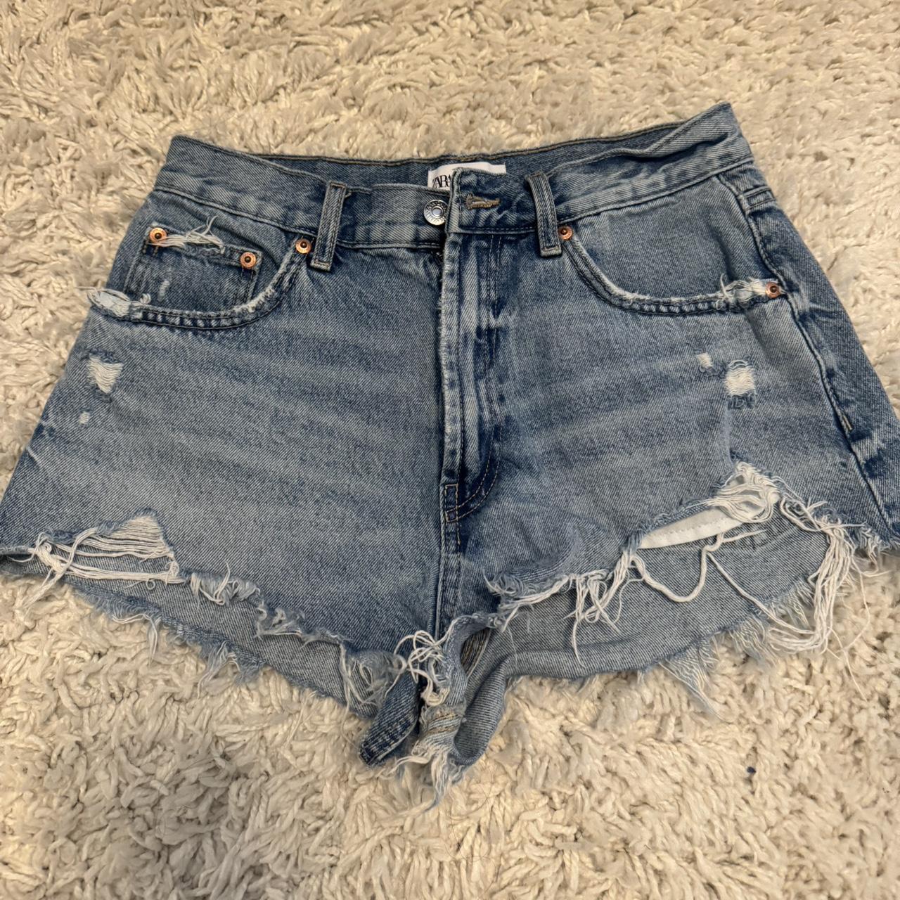 item listed by elliebarnett13