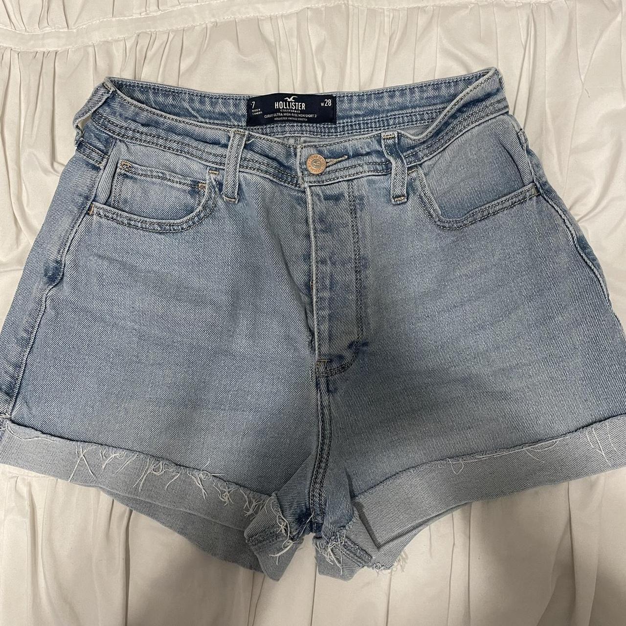 hollister ultra high-rise mom short 3”