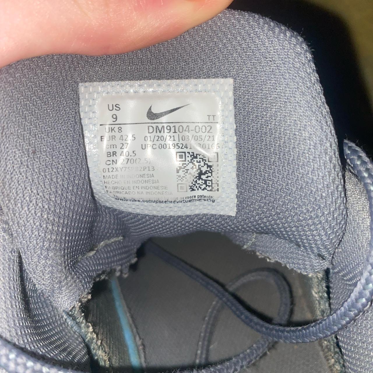 nike grey and red trainers