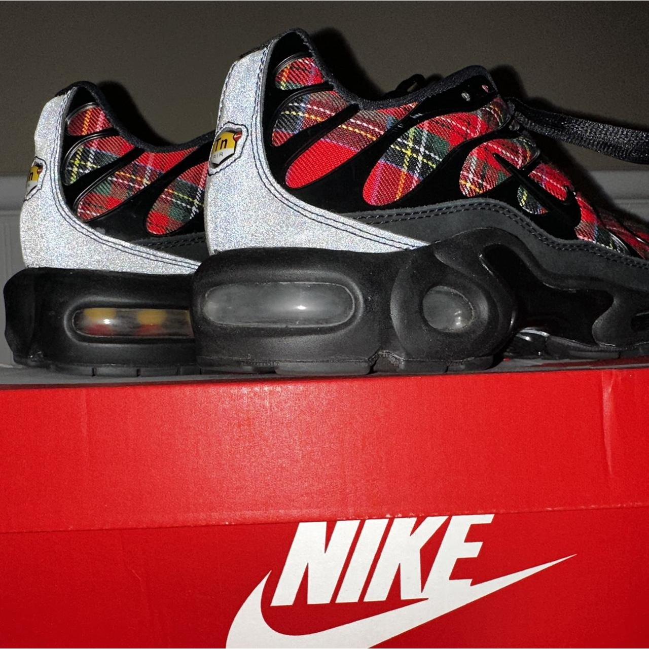 tartan nike tns