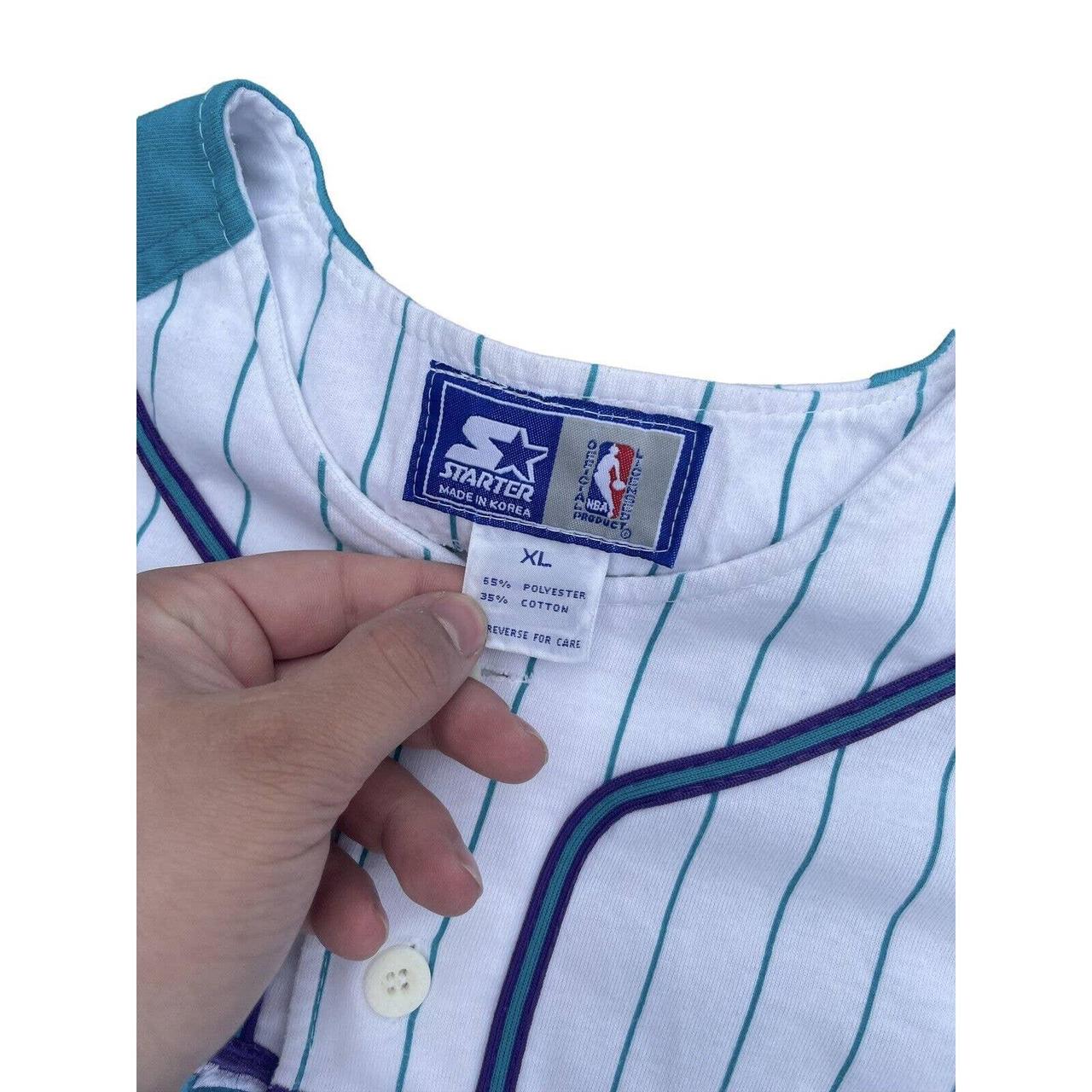 🚫SOLD🚫Vintage Starter Charlotte Hornets baseball style shirt