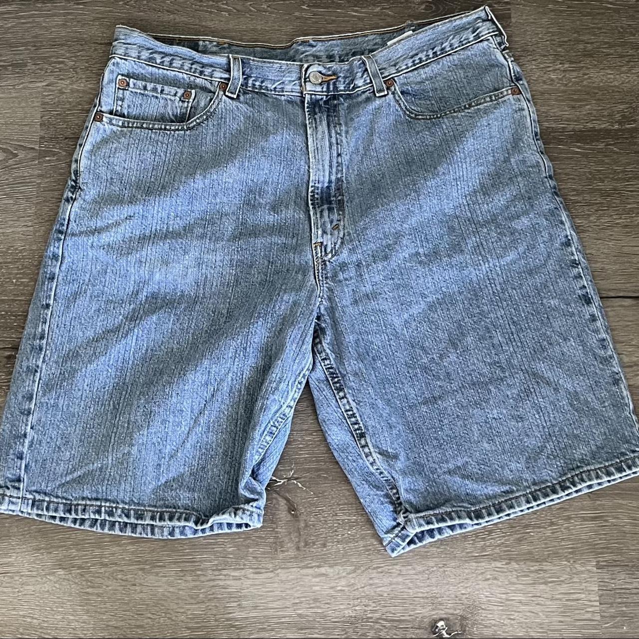 Levi Jorts Great baggy fit - Depop