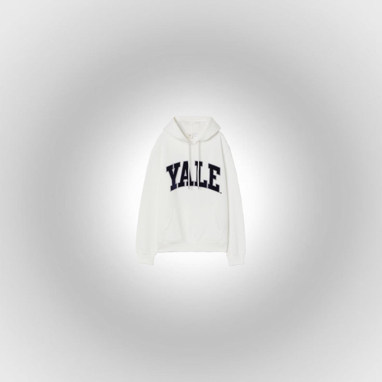 H&M Women's White and Navy Hoodie Depop