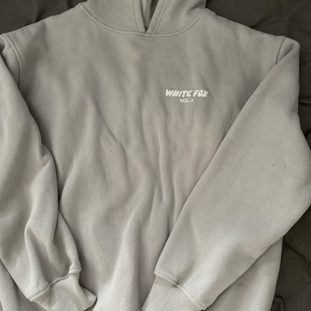 ⋆ ˚｡⋆୨୧˚white fox offstage hoodie size xs/s never... - Depop
