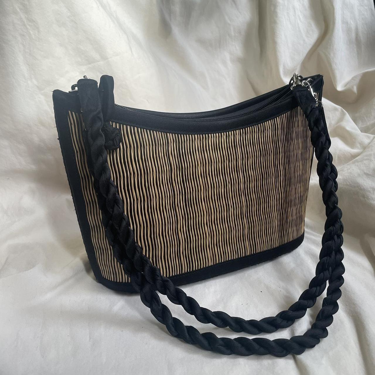 item listed by intoannwn