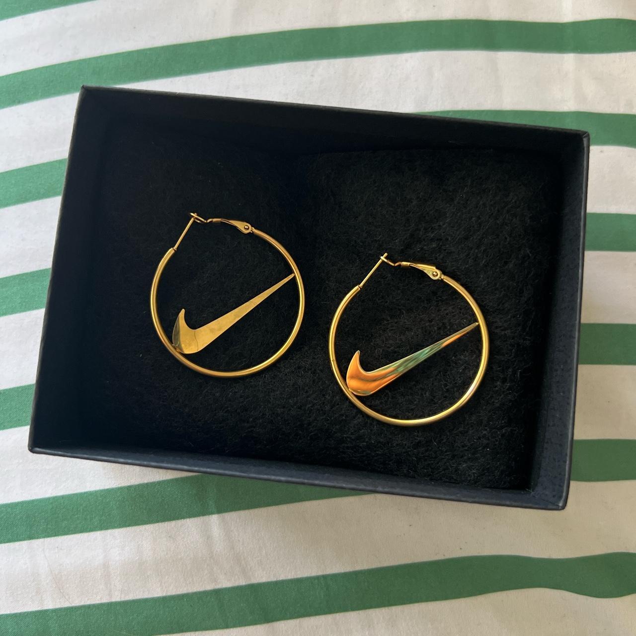 Nike earrings outlet hoops