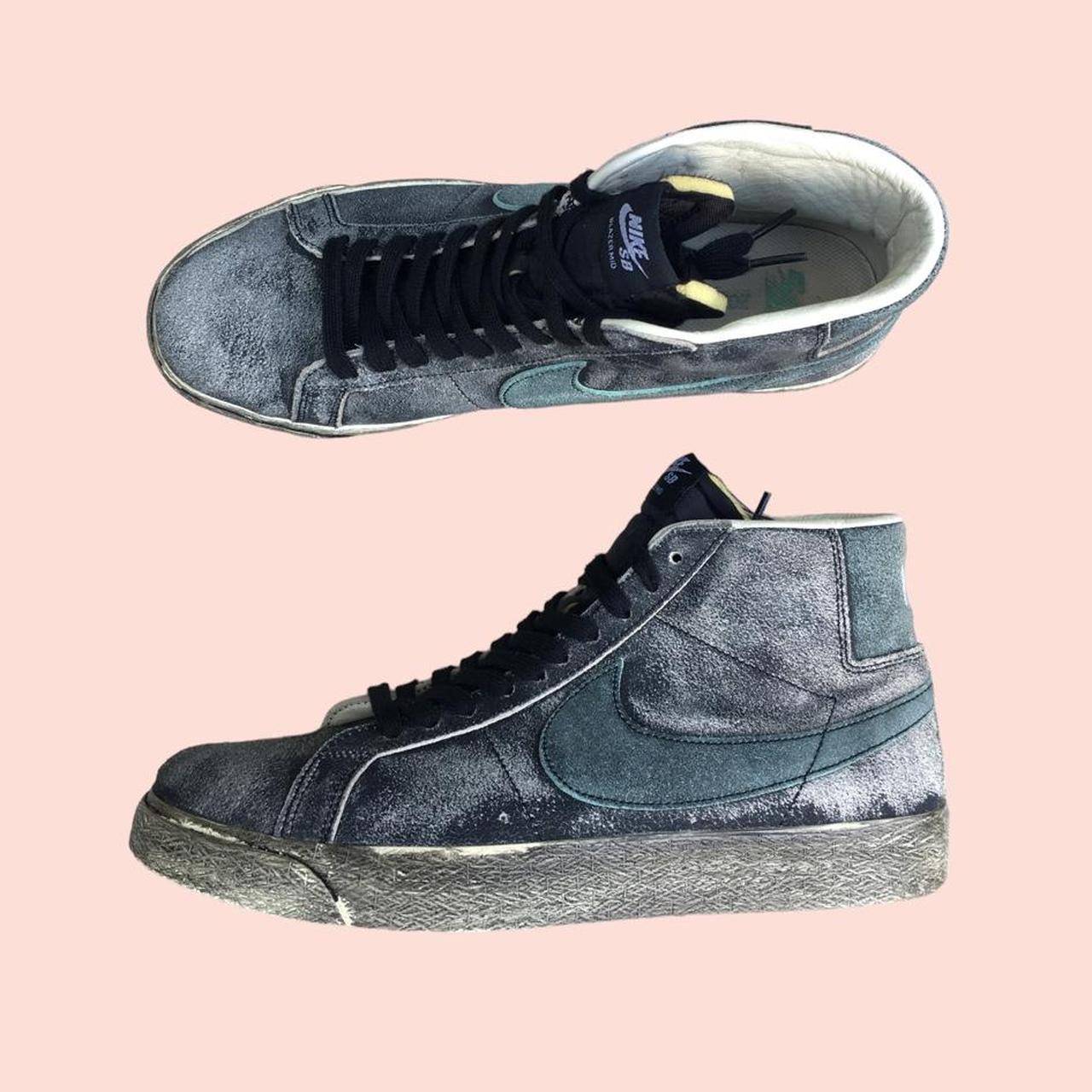 mens black and grey nike trainers