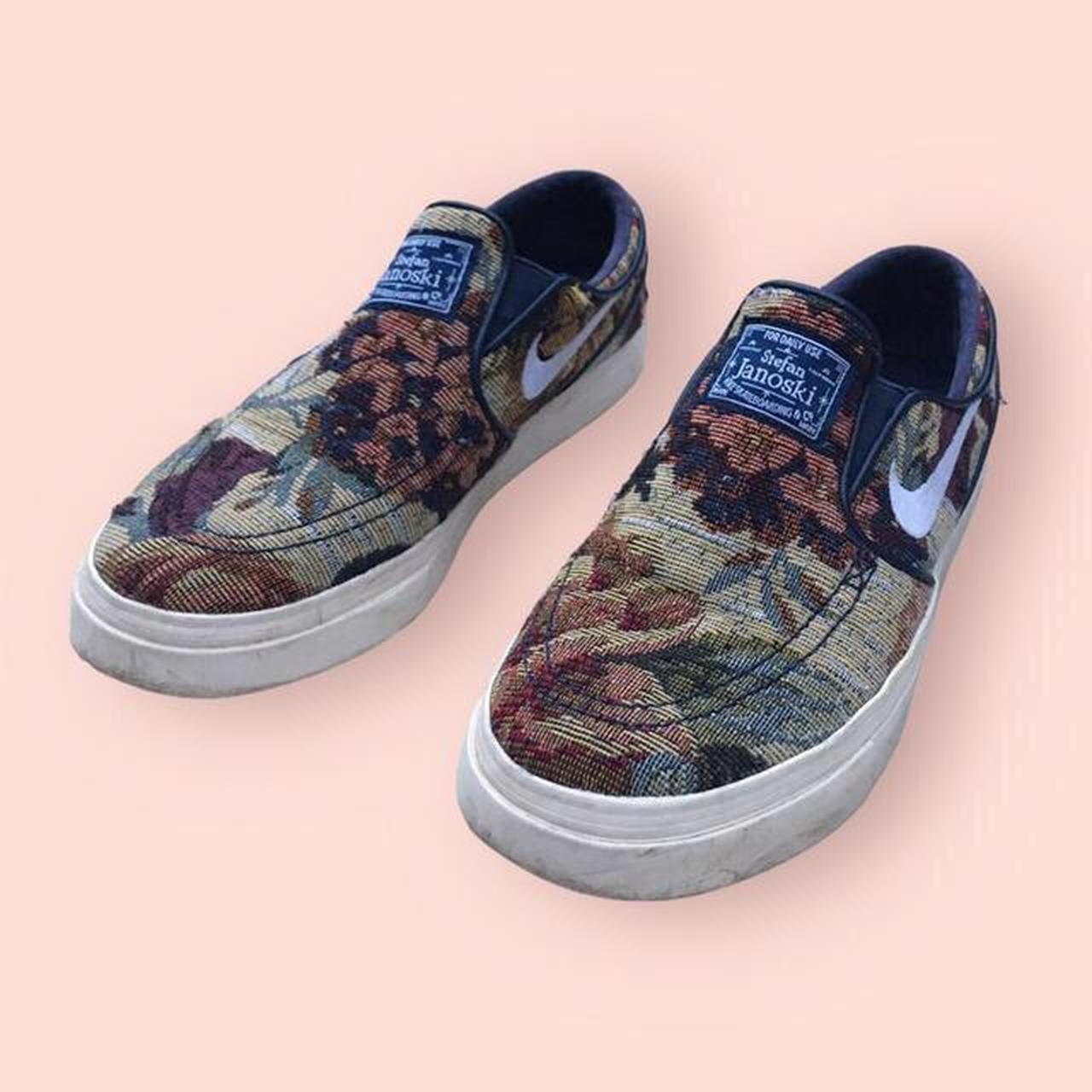 grandma's couch janoski