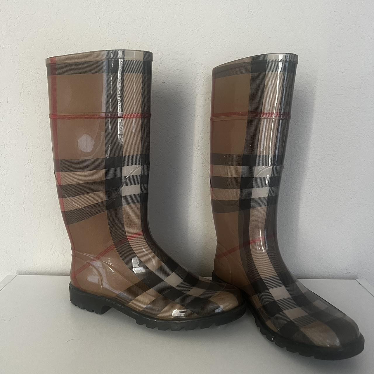 Burberry rain boots size 37 - Depop