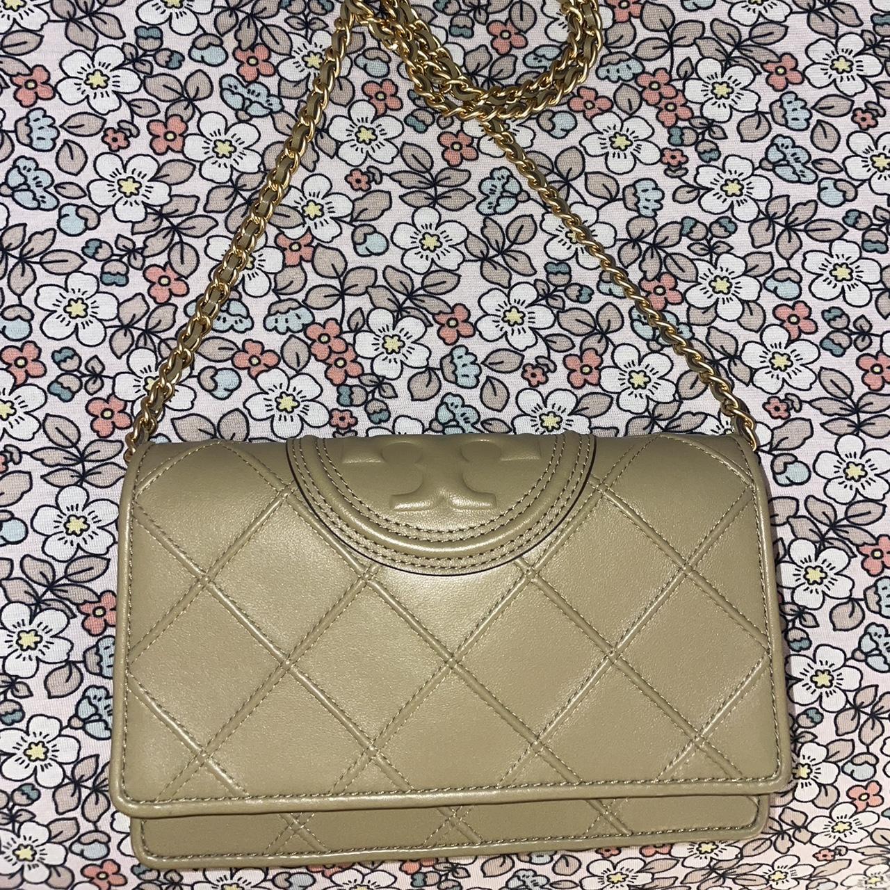 🆕 Tory Burch Fleming Soft Chain Tote, Luxury, Bags & Wallets on