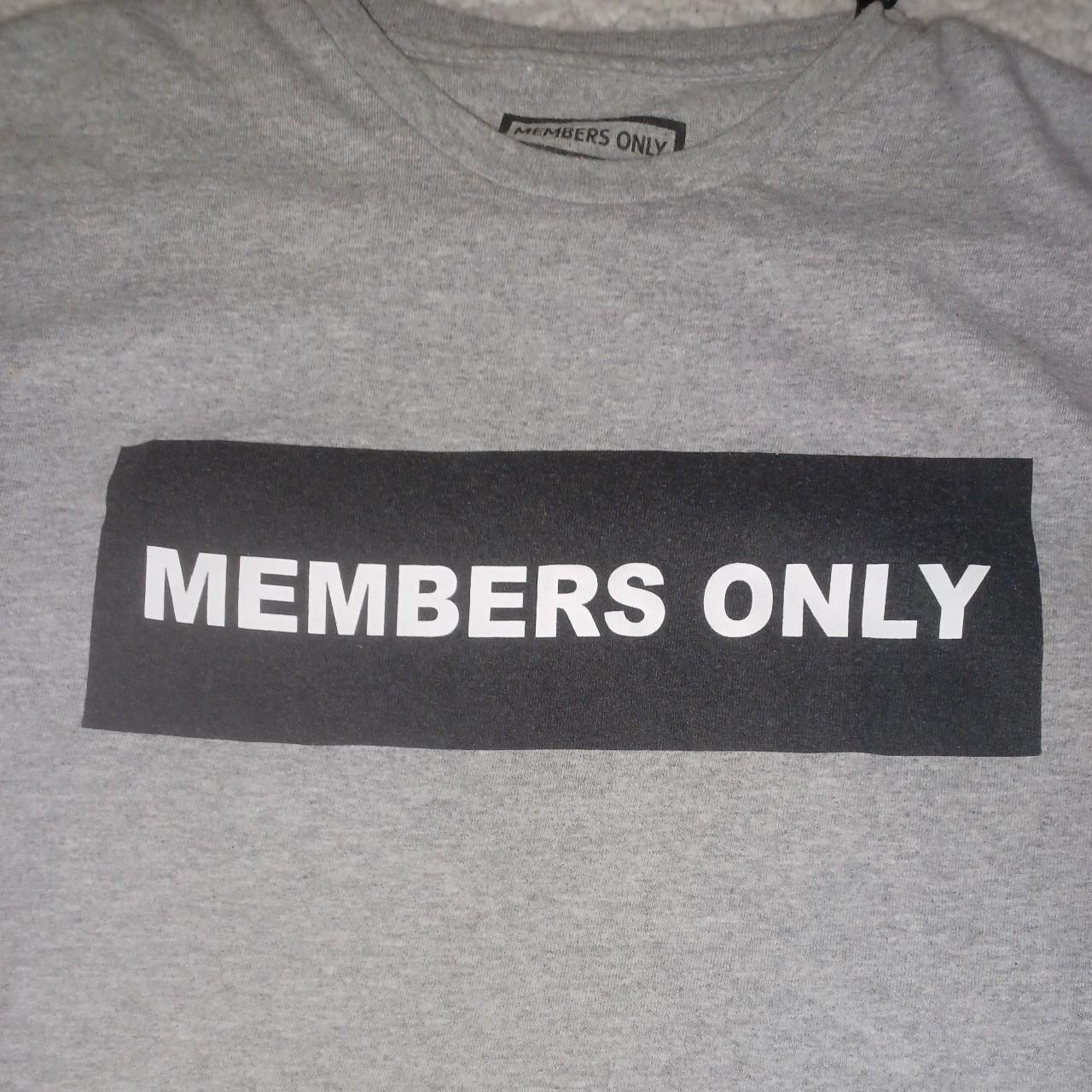 Members Only Men's Black and Grey T-shirt (2)