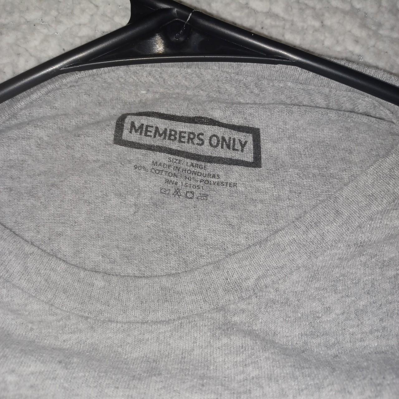 Members Only Men's Black and Grey T-shirt (3)