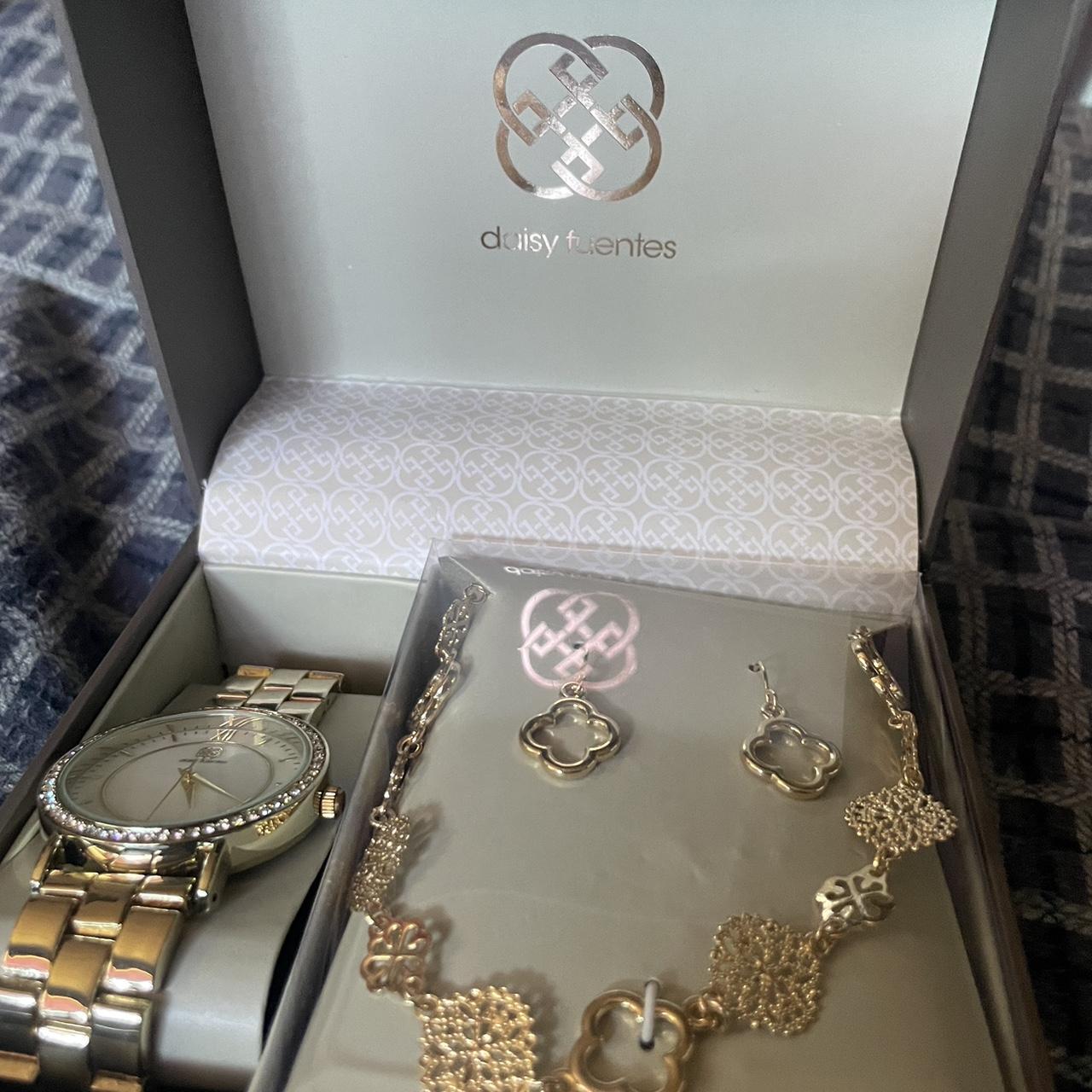 daisy fuentes watch, necklace & earring set✨... - Depop