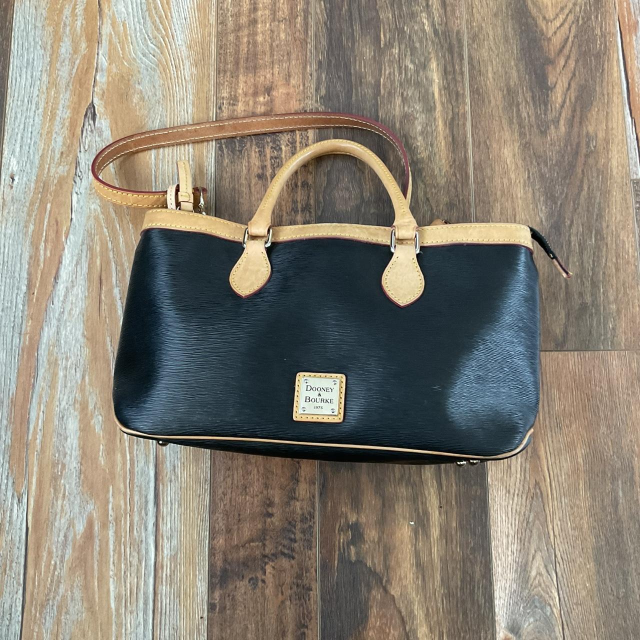 Dooney and bourke 1975 best sale purse black