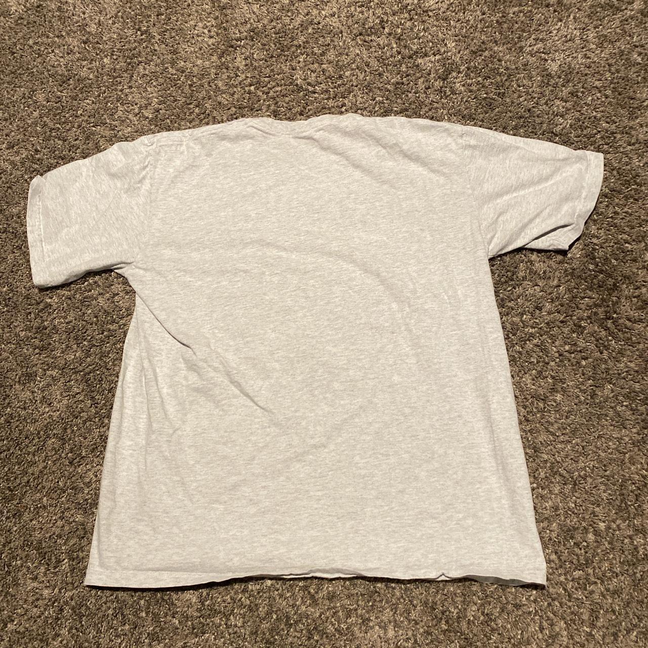 Supreme Men's Grey T-shirt (4)