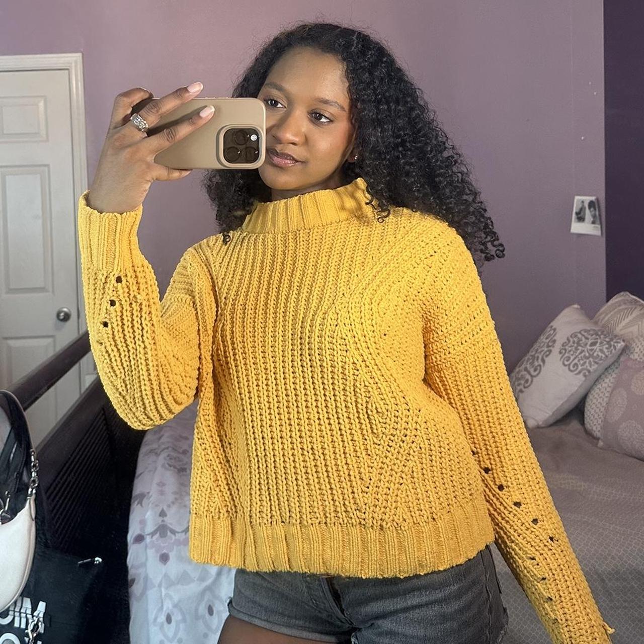 Hollister on sale yellow sweater