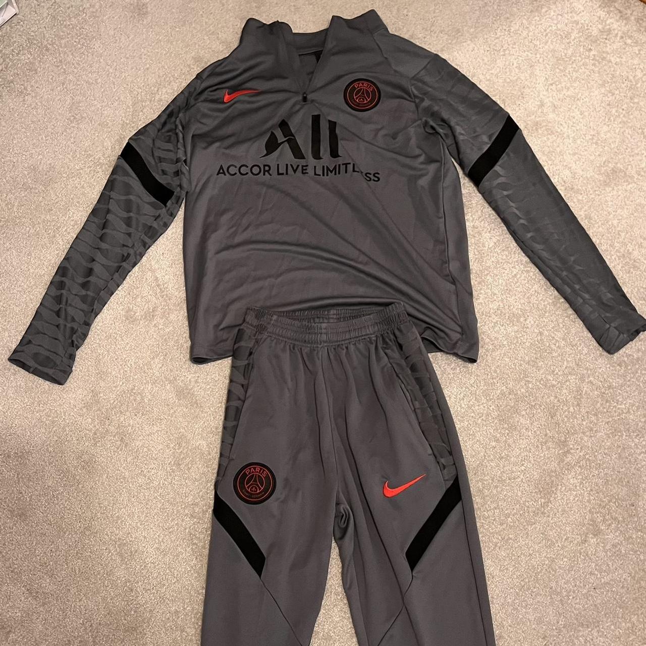 Nike sales limitless tracksuit