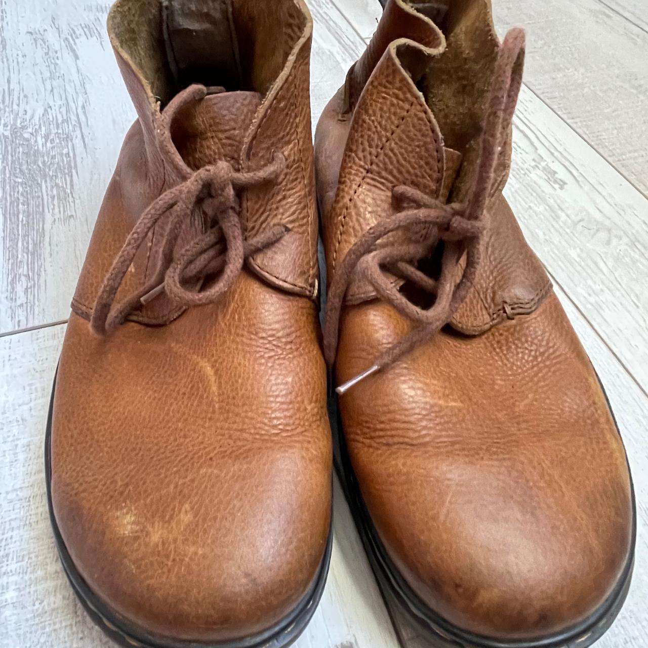 Dr martens ember grizzly tan best sale