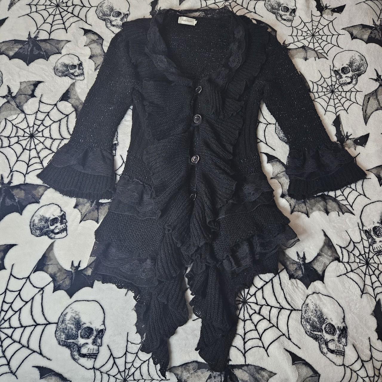 item listed by cru_el_ty