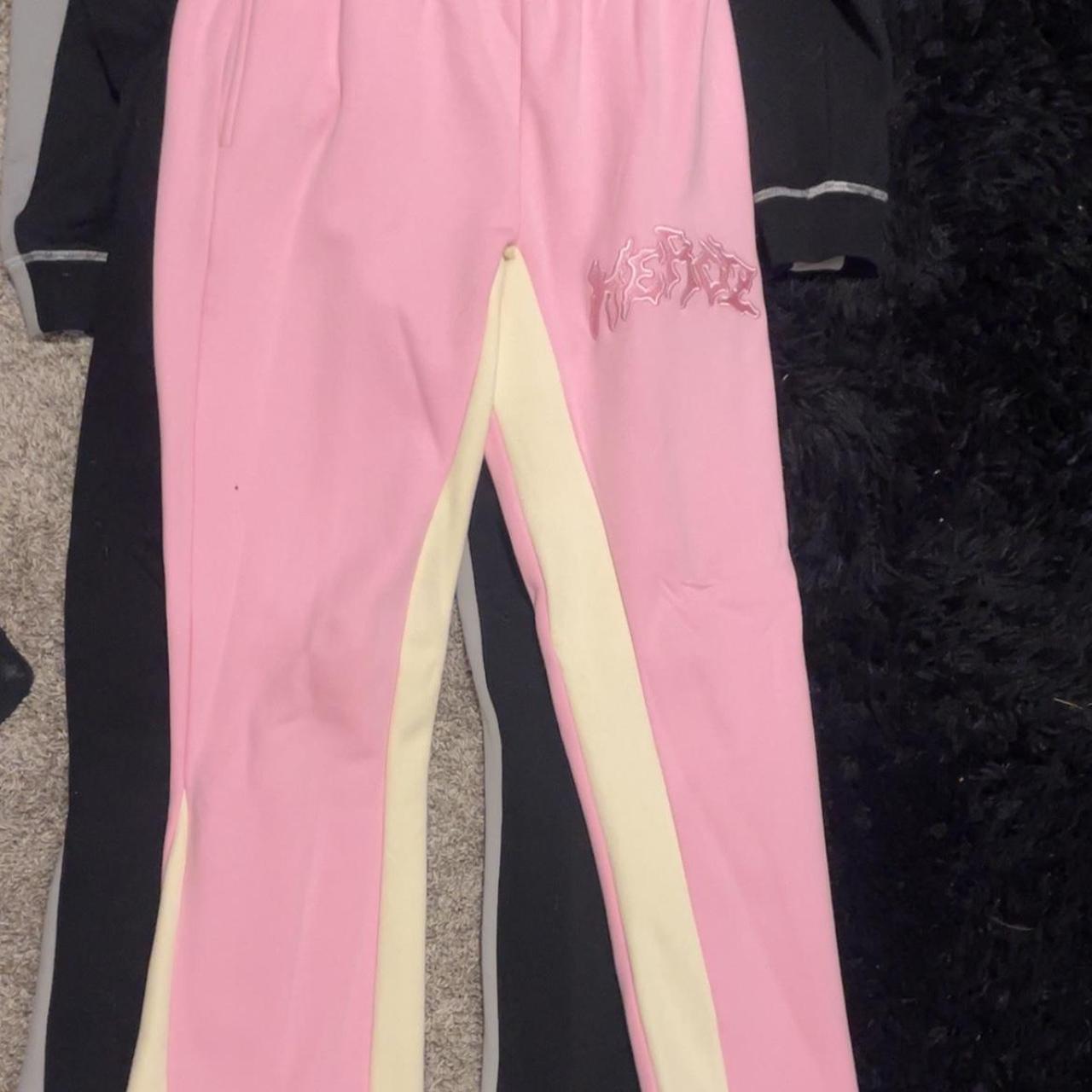 Pink flare-pants-y2k - Depop