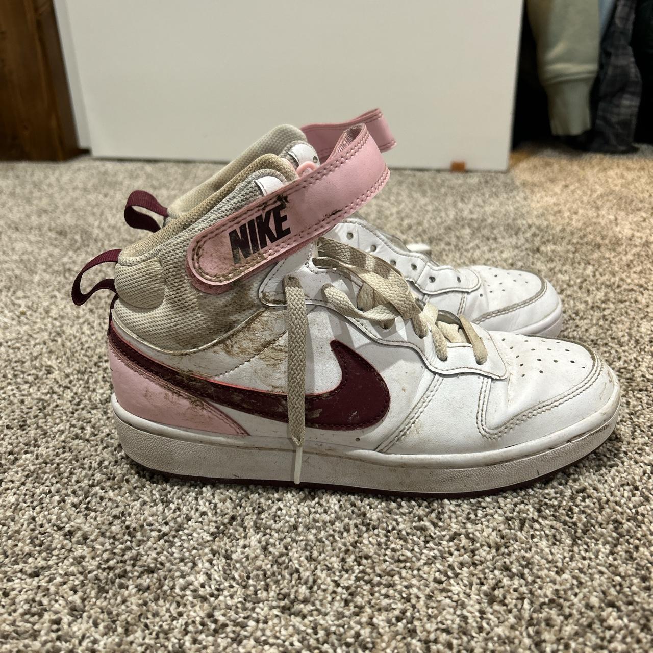 womens white and pink nike trainers