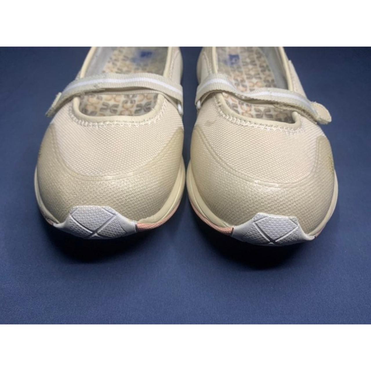 Keds Mary Jane Flats Womens Sz 8.5 Cream Leather... - Depop