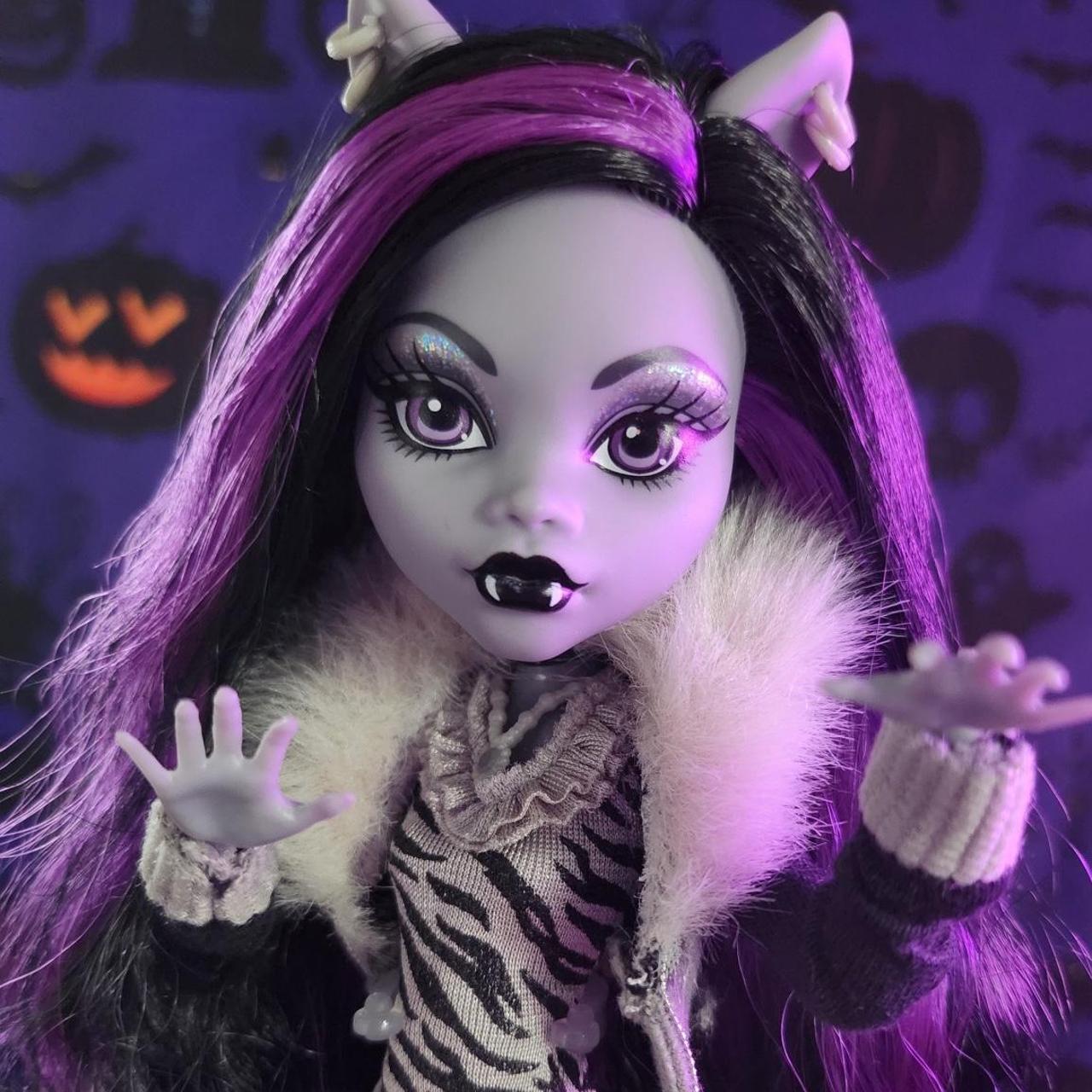 Reel Drama outlet Clawdeen