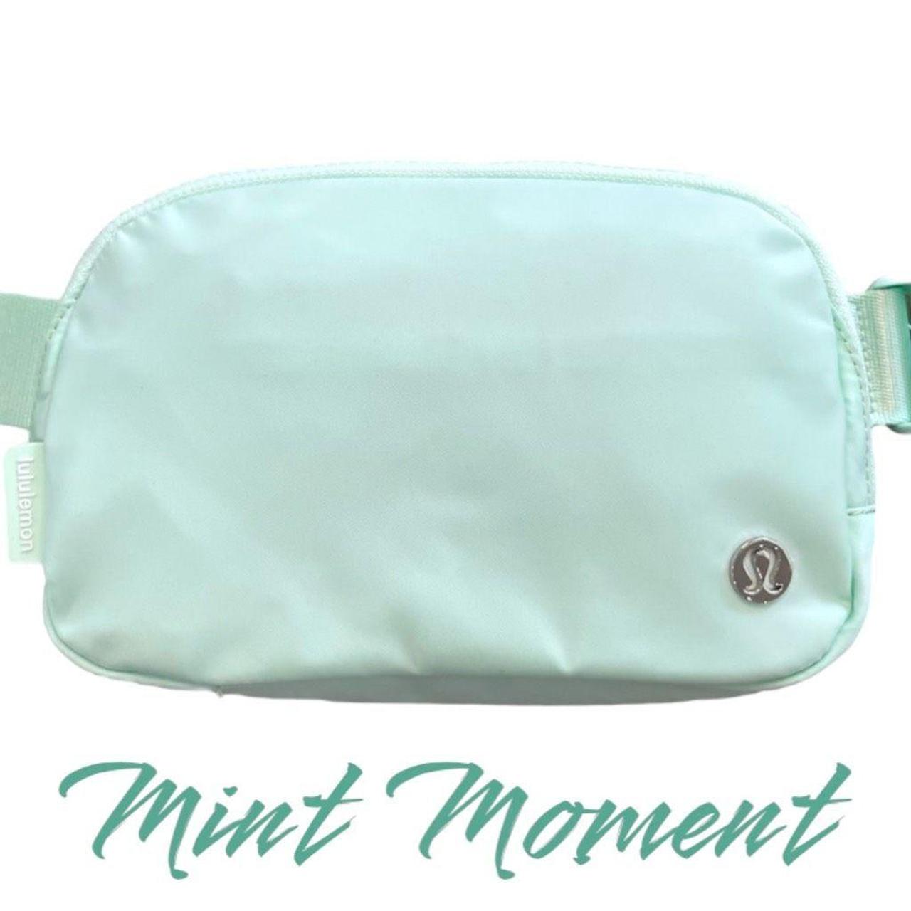  Lululemon Everywhere Belt Bag 1L (Neo Mint)