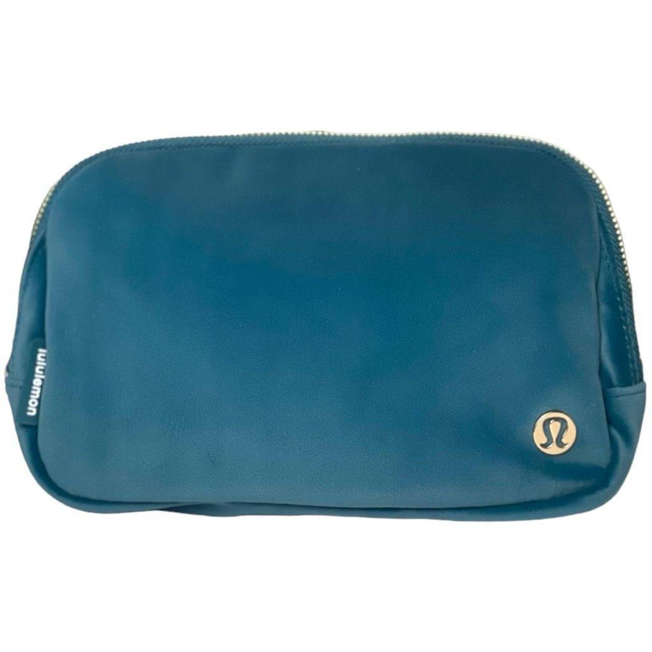 Lululemon Velour Everywhere Belt Bag (Green hotsell Jasper/Gold)