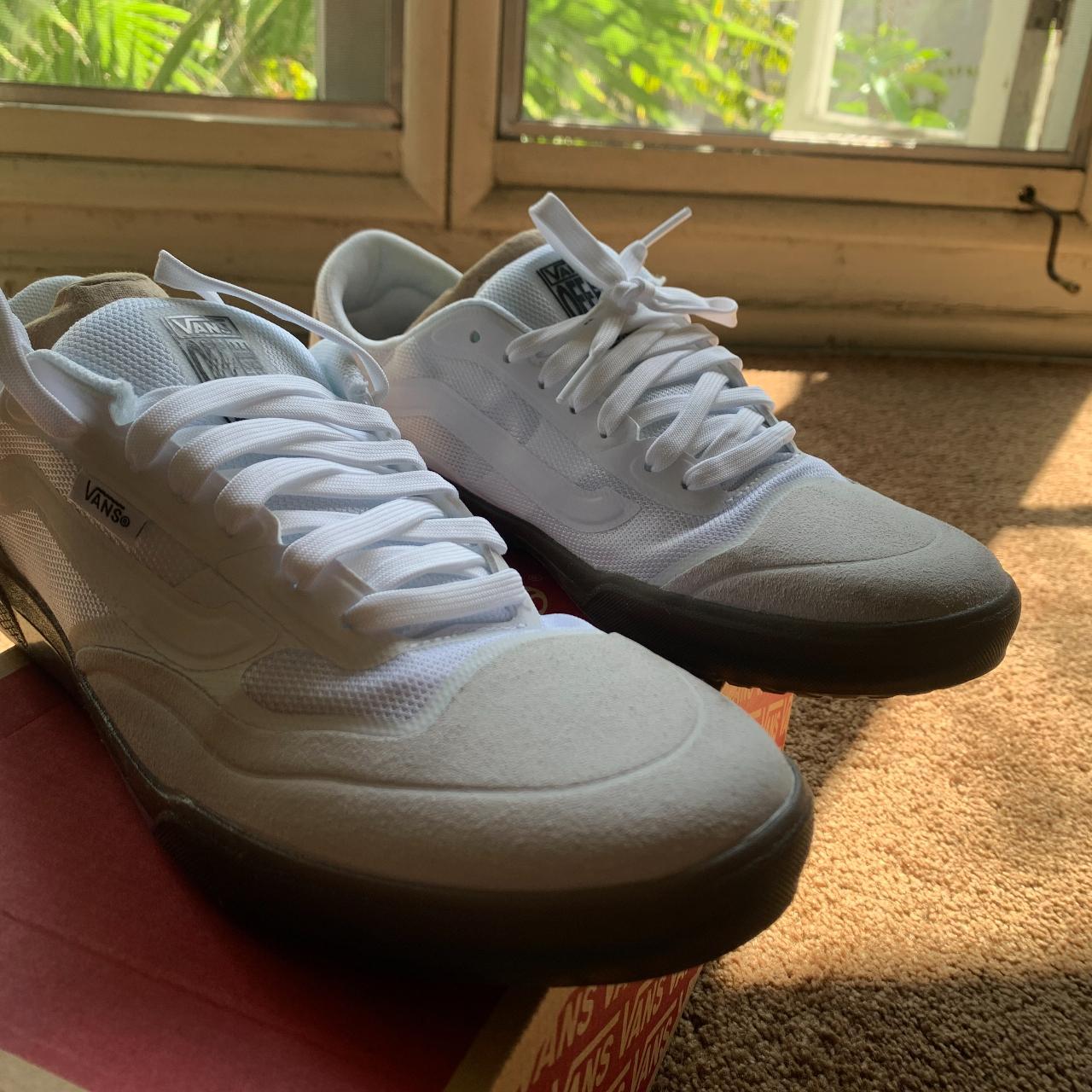 Vans 2024 ave white