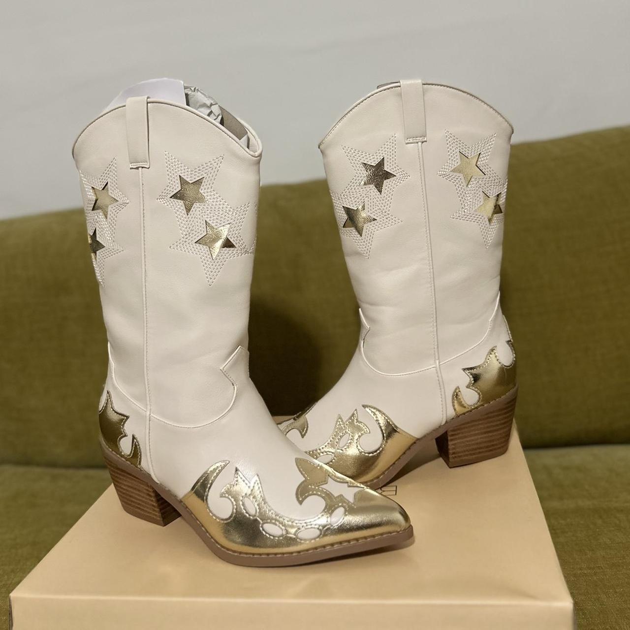 Ivory Gold Cowboy Boots with Stars, ⭐️ Size 8,